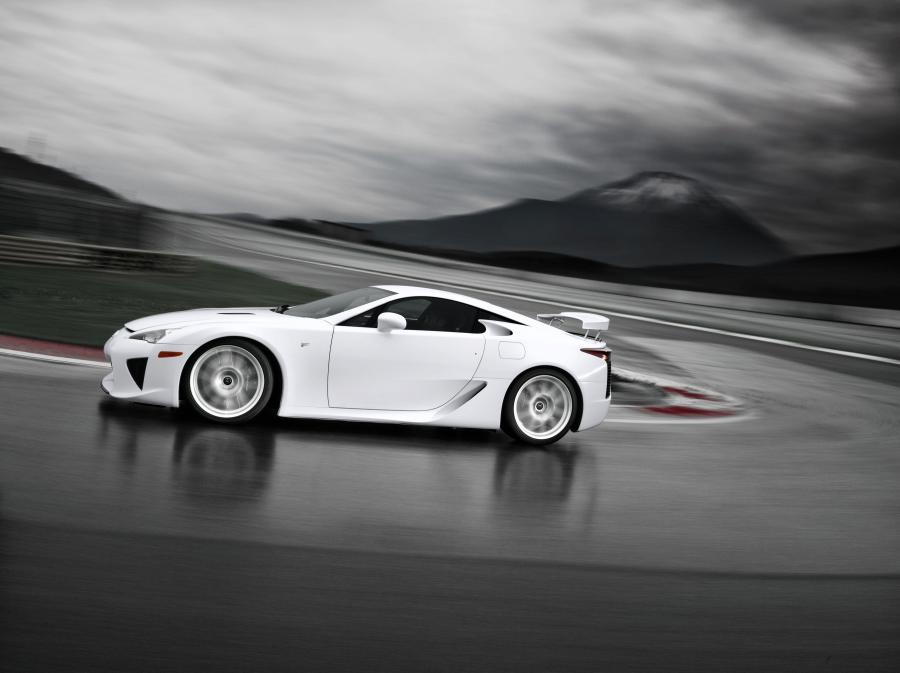  Lexus LF-A 2010 года  (фото 35 из 213)